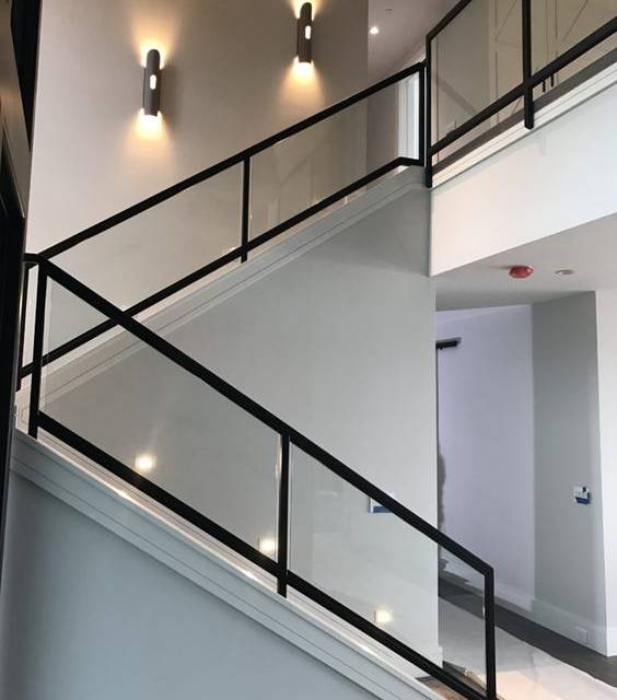 glass staircase handrail