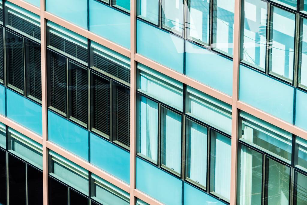 Aluminum curtain walls
